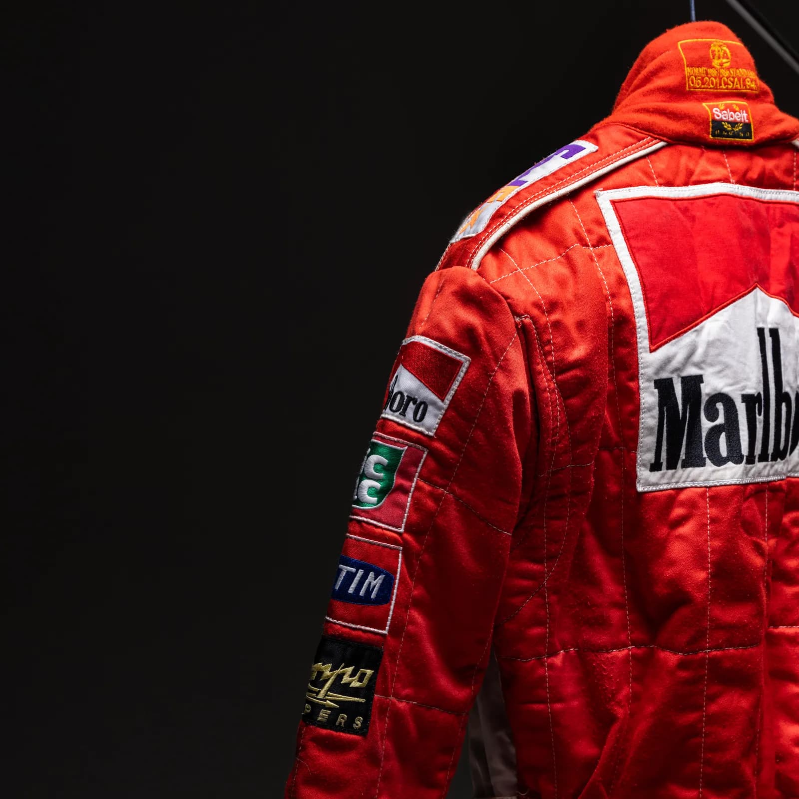 Tuta Eddie Irvine 1999 autografata